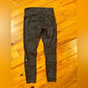 Lululemon 3/4 leggings with pockets